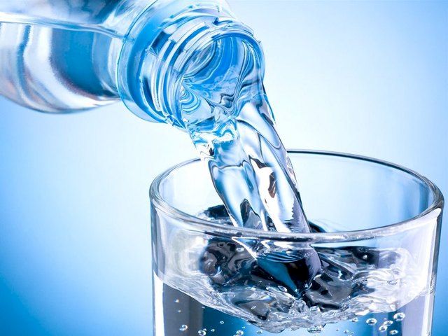 Efectele miraculoase ale apei alcaline! Nu costă mult și o găsiți cu ușurință