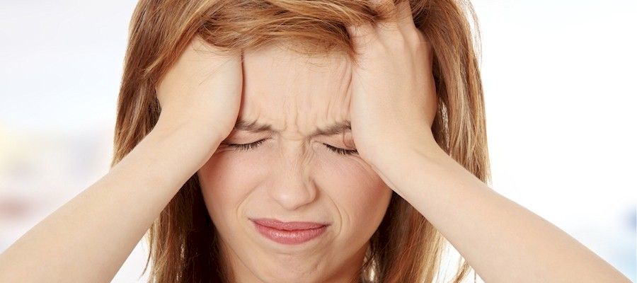 Cum ne declanșăm singuri dureri de cap, stomac, inimă sau cap? Afirmațiile care ne îmbolnăvesc în opinia expertului. Cum scăpăm de probleme