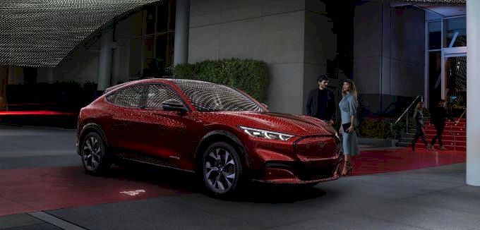 Ford a lansat un nou model care face deja furori pe piață! Cât costă și de ce se tem Tesla și Elon Musk
