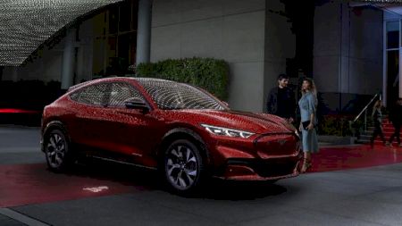 Ford a lansat un nou model care face deja furori pe piață! Cât costă și de ce se tem Tesla și Elon Musk