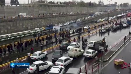 Țara în care noua lege te obligă să cumperi benzină mai scumpă decât normalul! A fost restricționat și internetul