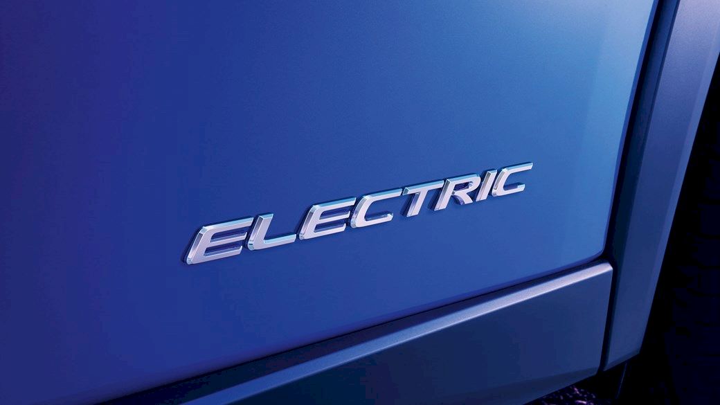 Lexus ar putea fi primul constructor al unei mașini electrice cu autonomie de 1000 km