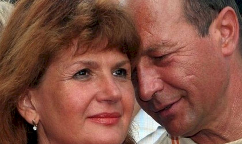 Băsescu a îngropat totul! Cine a fost prima lui iubită și cum arăta