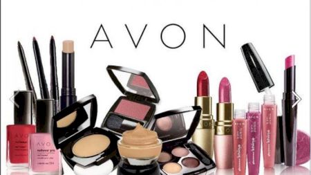 Top cele mai vândute produse Avon în România. Parfumul care conduce clasamentul