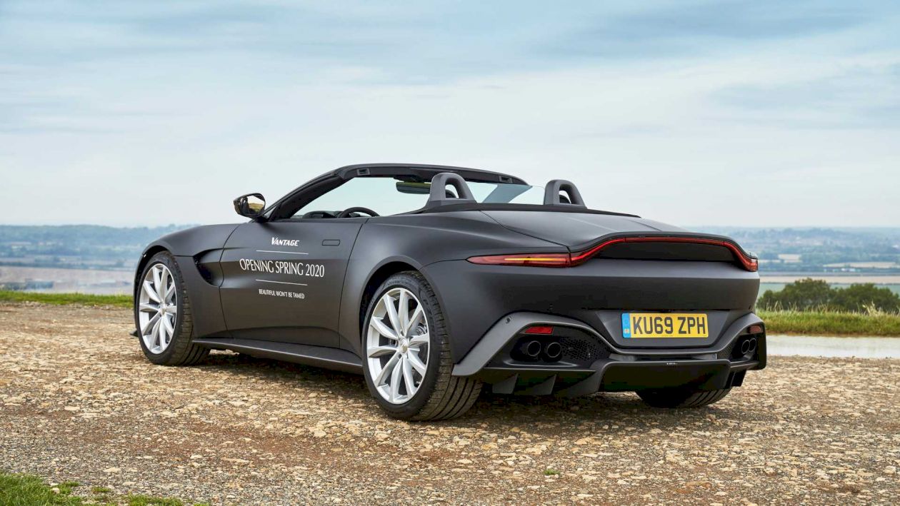 Noul Aston Martin Vantage Roadster își face apariția!