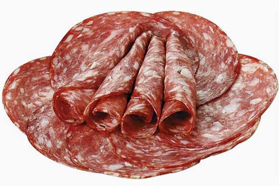Alerta de la APC! Adevărul despre acest tip de salam! Ce pun producătorii în el? Ce carne folosesc