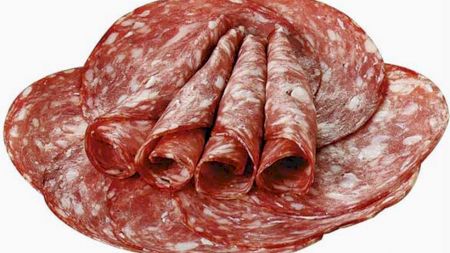 Alerta de la APC! Adevărul despre acest tip de salam! Ce pun producătorii în el? Ce carne folosesc