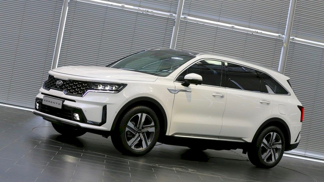 Coreenii, obligați să ia o decizie pentru Europa. Cum a fost prezentat noul Kia Sorento