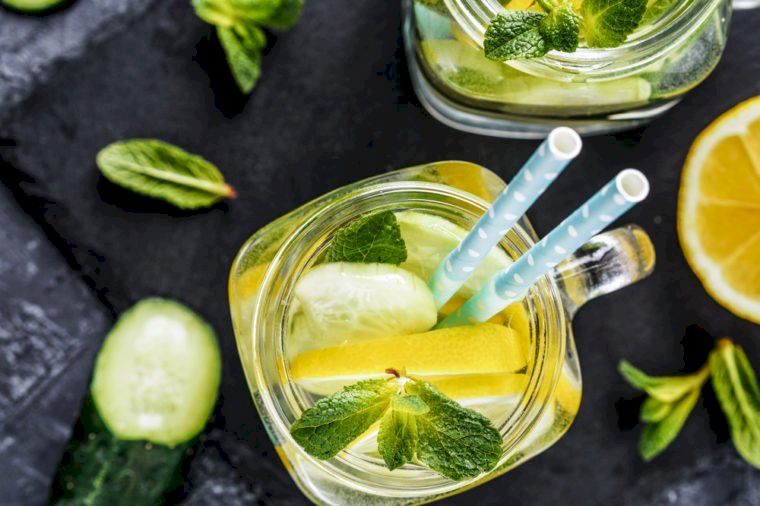 Detoxifierea în trei paşi după Paşte! Ce avem de făcut dacă am mâncat prea mult