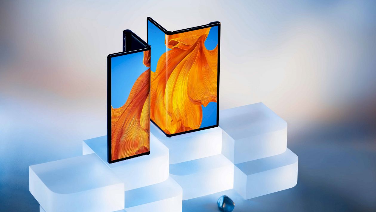 Huawei Mate Xs a ajuns și în România! Cât costă noul telefon pliabil