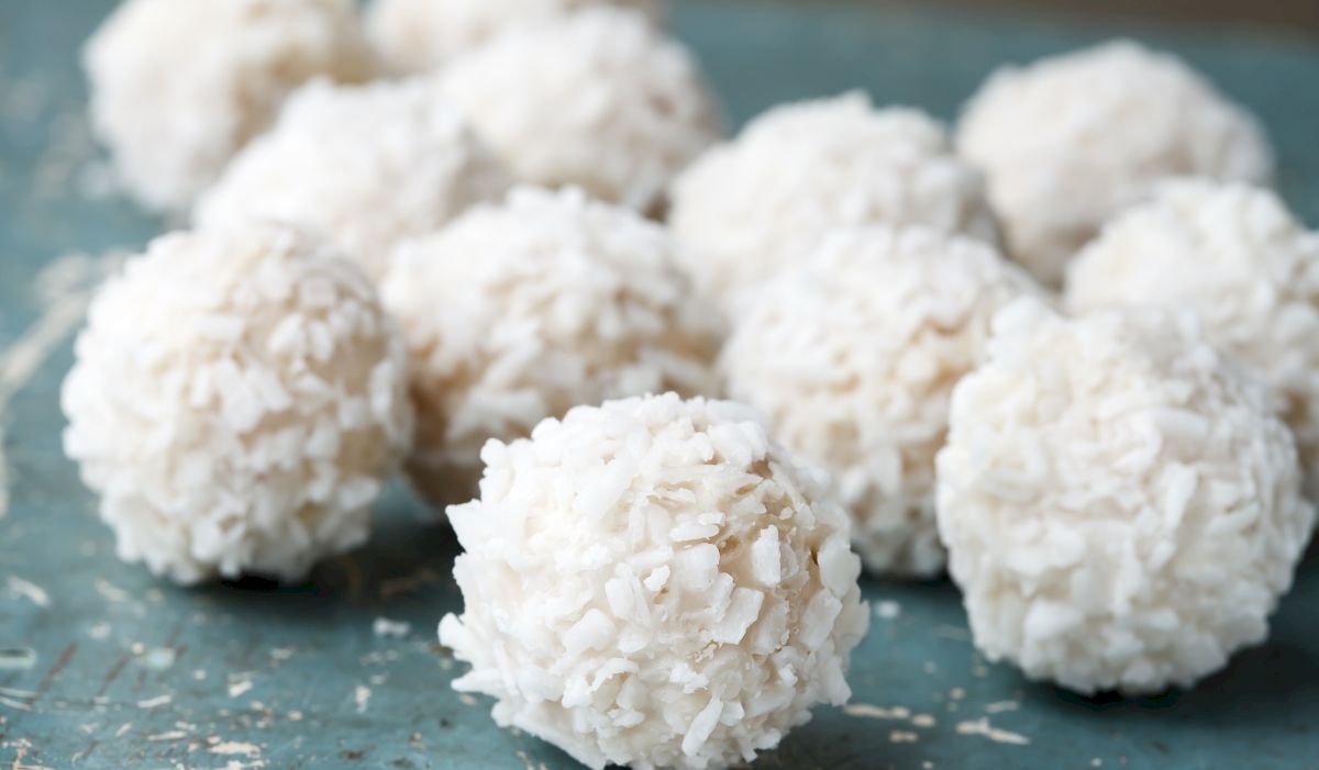Rețetă: Prepară acasă delicioasele bomboane Raffaello! Extrem de simplu de făcut, chiar dacă nu ai experiență în bucătărie