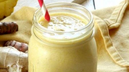 Smoothie-ul super delicios care trebuie consumat dimineața. Este rețeta secretă a vedetelor de top. Cum se prepară