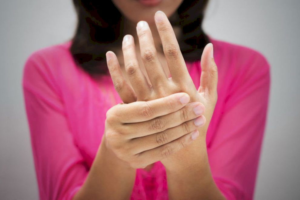 Vă amorțesc mâinile? Cele mai des întâlnire cauze și un sfat important: Trebuie să ajungeți de urgență la medic