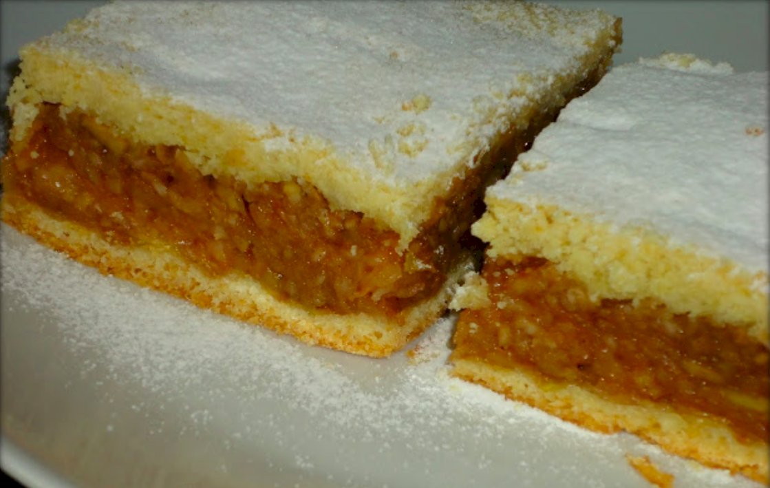 Rețeta pentru cea mai pufoasă plăcintă cu mere. Care este ingredientul secret