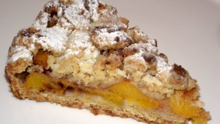 Crumble cu piersici și nectarine: Rețetă delicioasă și extrem de simplu de preparat