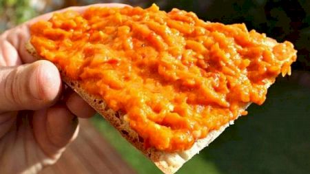 Cel mai bun gust dintre toate: ZACUSCA de mere și morcovi! Rețeta este foarte simplă, dar cu adevărat delicioasă