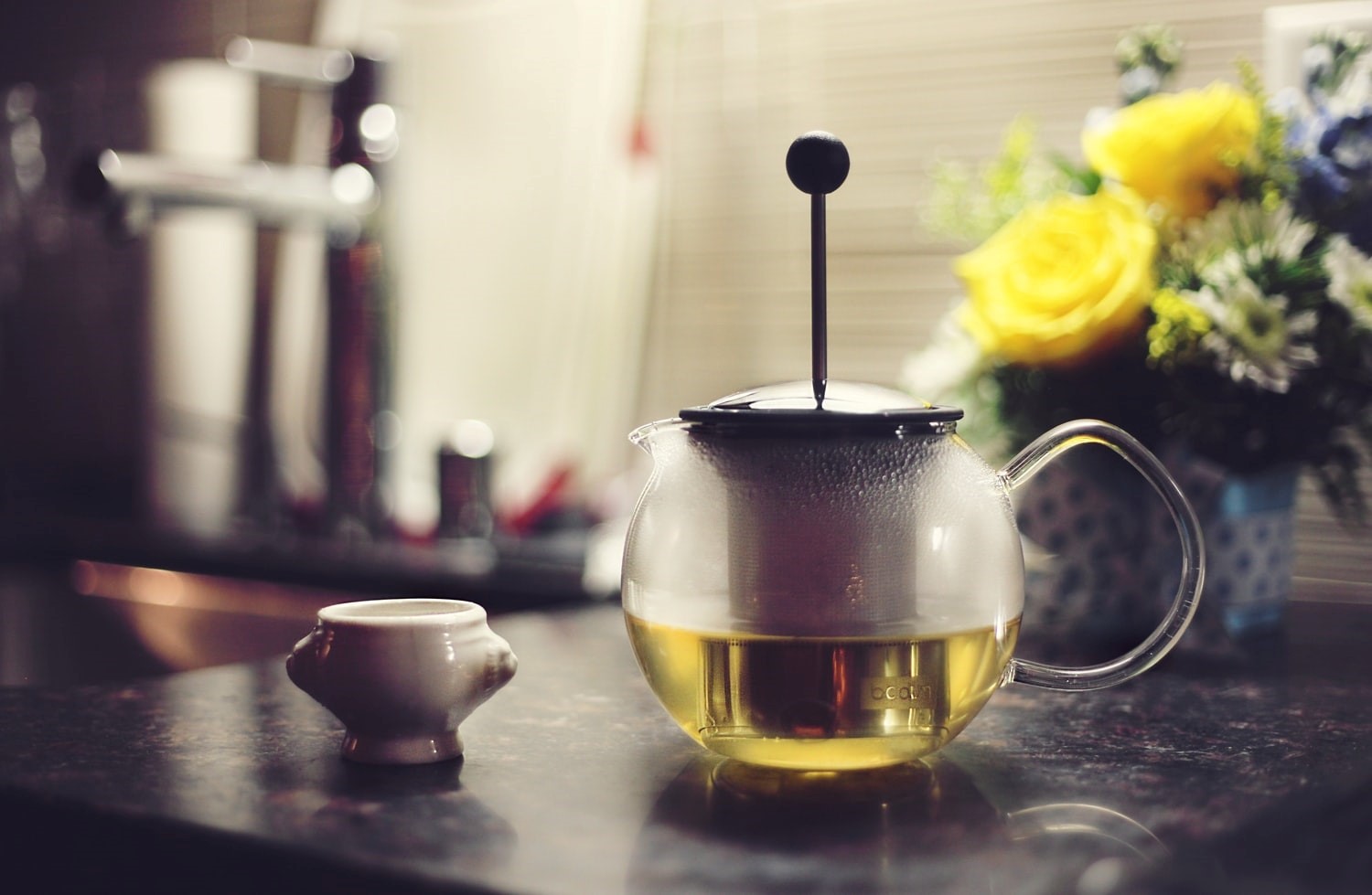 5 ceaiuri care ard grăsimea de pe burtă