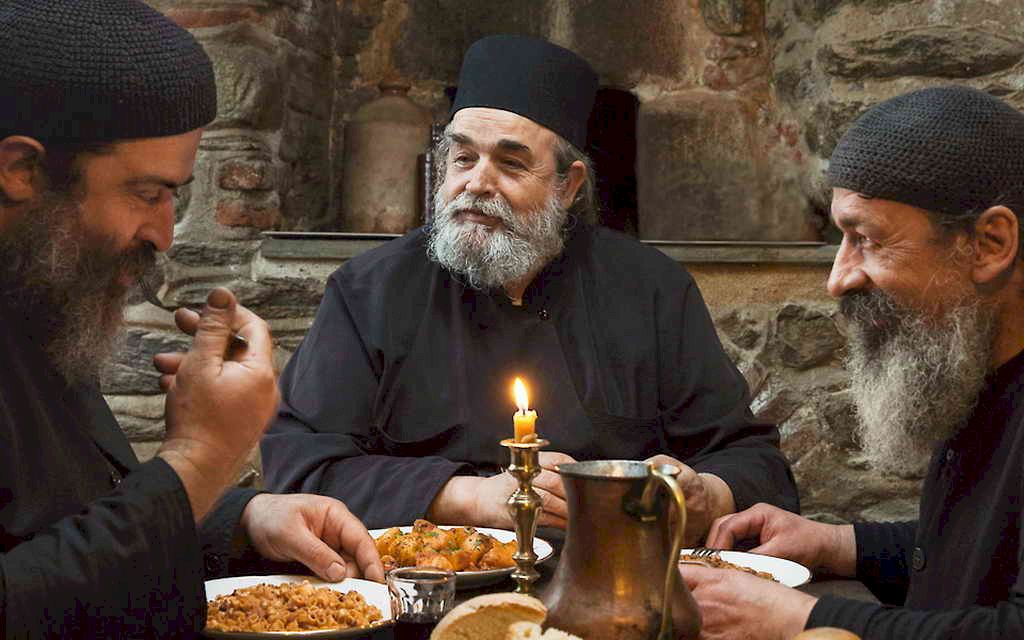 Dieta care întrece orice așteptări: Dieta călugărului grec. Te scapă de până la 10 kilograme într-un timp scurt