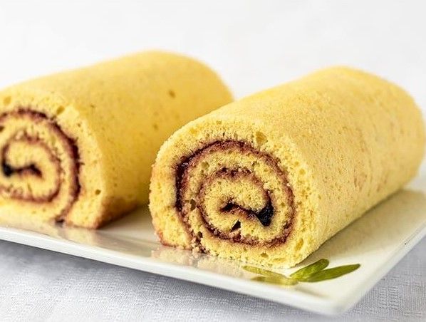 Rețetă: Cel mai rapid și delicios desert: Ruladă cu gem. Vezi cât de simplu se prepară