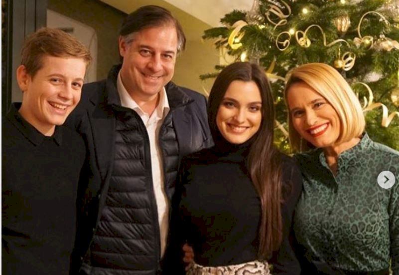 Aris Melkior, fiul Andreei Esca părăsește România. Ce va studia acesta și unde. Nu a vrut să-și urmeze mama