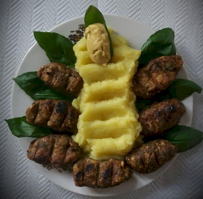 Cei mai delicioși mici din lume: micii din pește după rețeta celebrului părinte Efrem de la mănăstirea Dervent