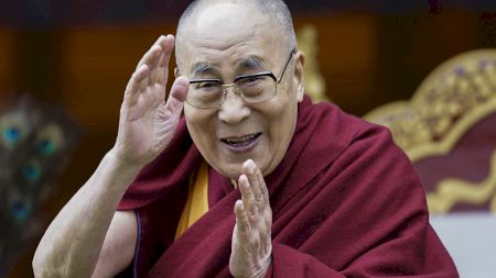 Dalai Lama s-a vaccinat. Ce ser a ales și ce a transmis oamenilor de pe tot globul