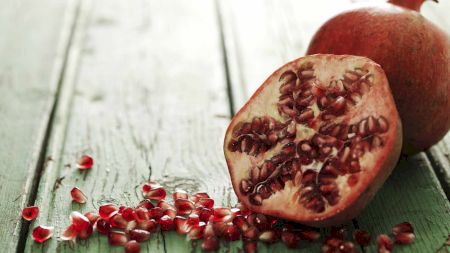 Cel mai bogat fruct în antioxidanți. Ce beneficii are rodia și cine nu trebuie să o consume