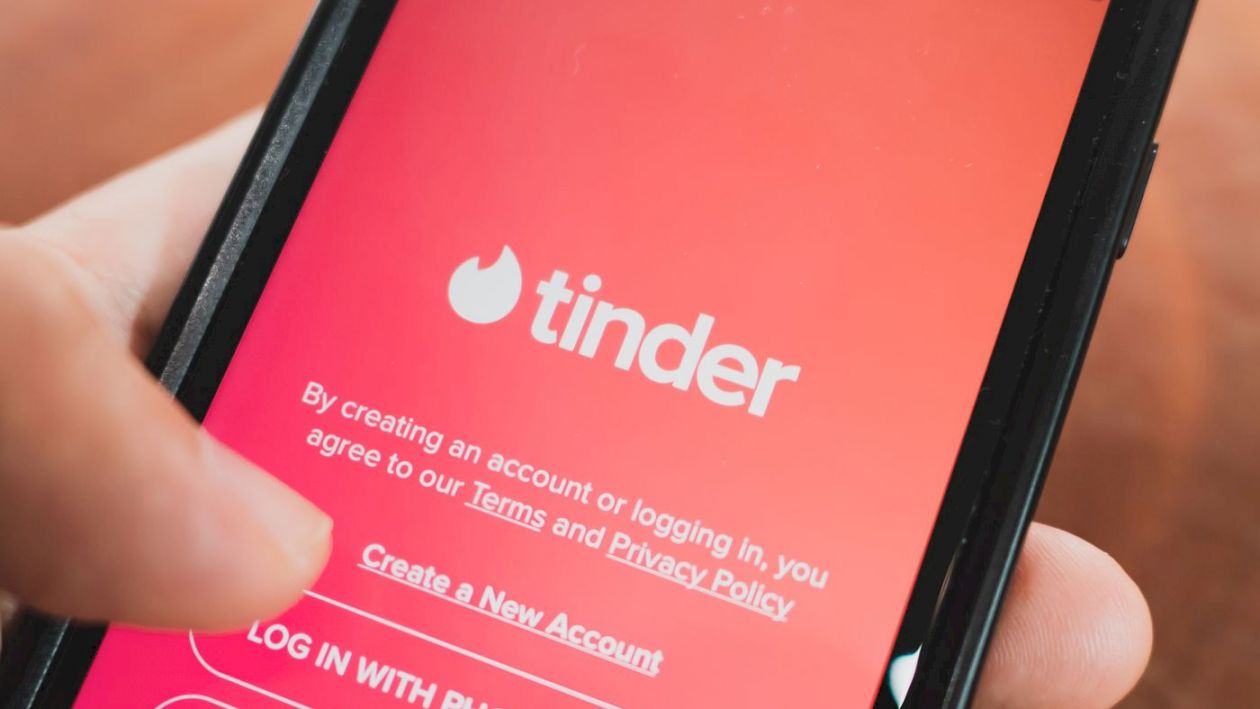 Ai cont pe Tinder? Atunci poți avea o foarte mare problemă. Toți cei care au această aplicație pe telefon sunt vizați