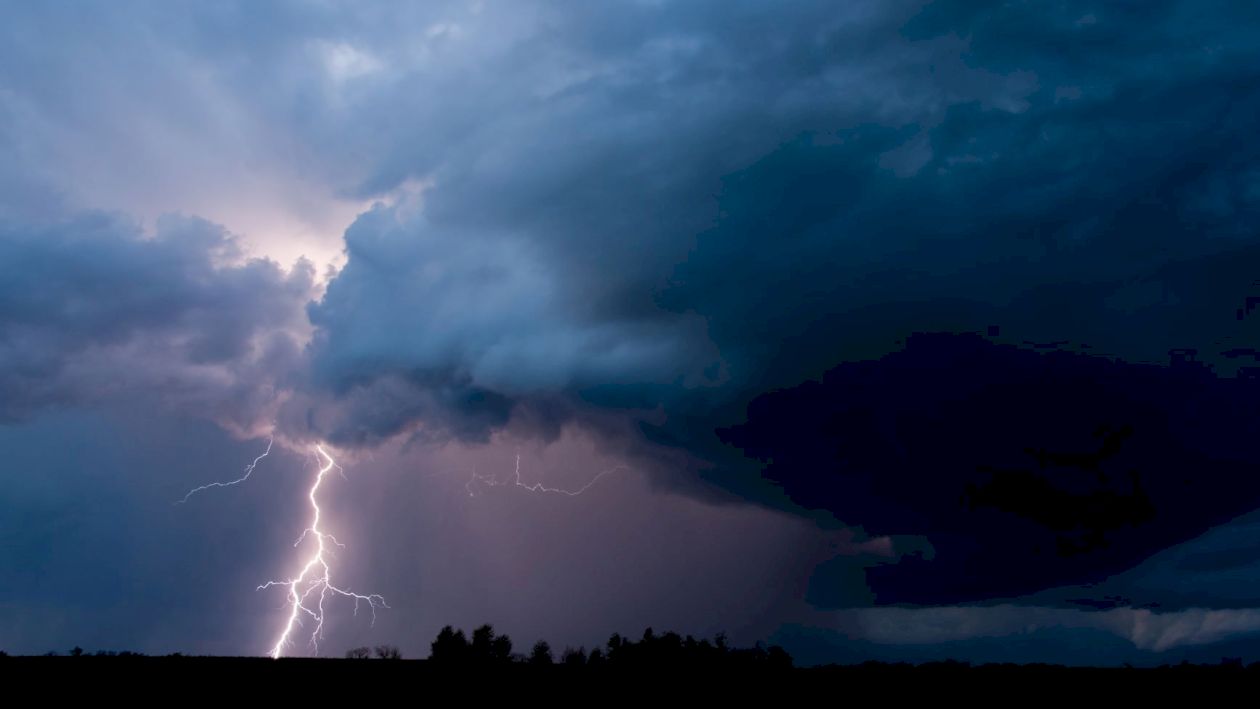 METEO. S-a declanșat urgia în România. Cei de la ANM anunță inundații și ploi abundente