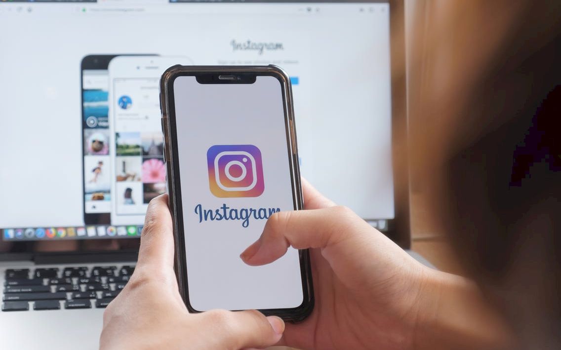 Schimbare majoră la Instagram. Utilizatorii vor fi scoși automat din aplicație, cu un avertisment. Decizia lui Mark Zuckerberg, după acuzațiile unei foste angajate