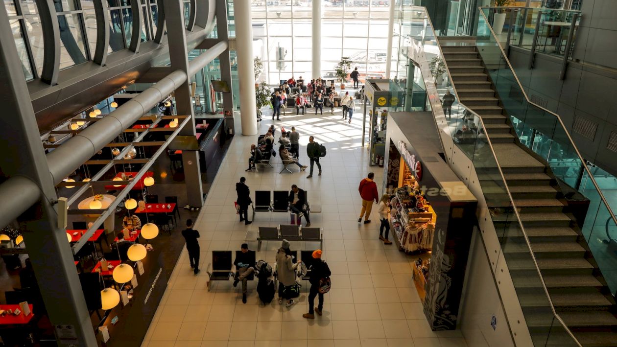 Care este cel mai apreciat aeroport din România și de ce? Lista surprizelor. Studiu Vola.ro