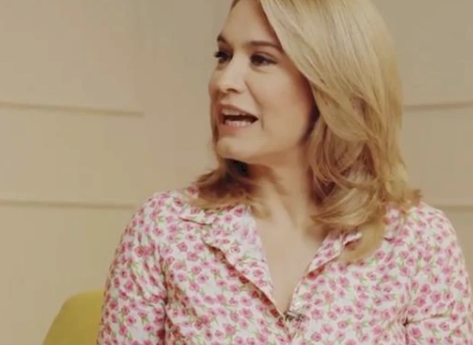 Trucul la care apelează Andreea Esca de 20 de ani ca să-și mențină pielea fină. Ce vârstă venerabilă împlinește vedeta pe 29 august