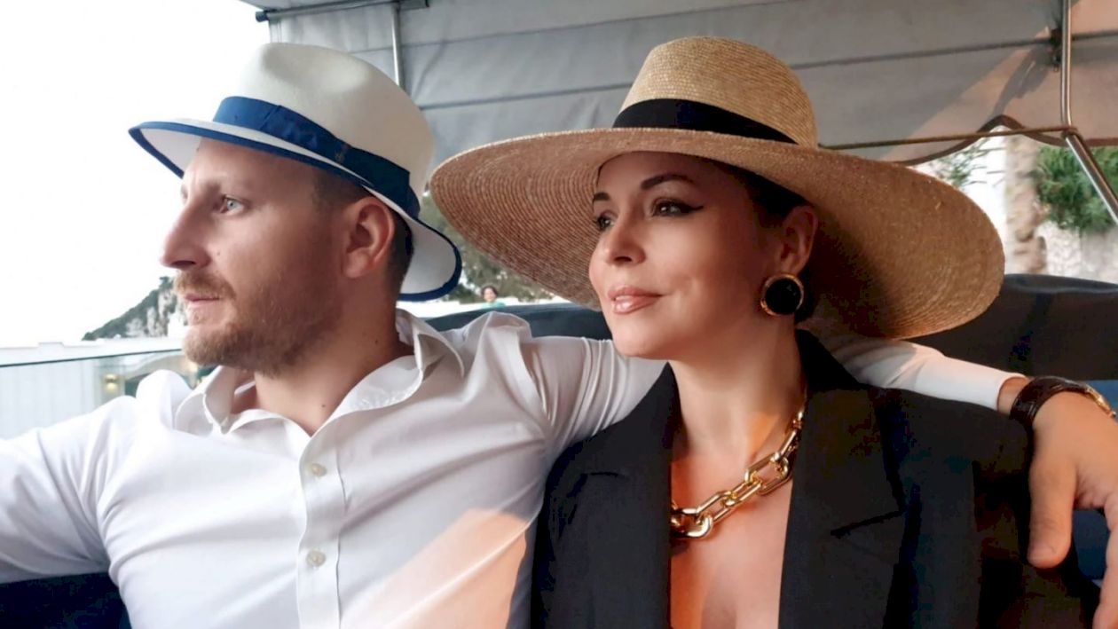 Care este diferența reală de vârstă între Andreea Marin și iubitul său, Adrian Brâncoveanu? Puțini știu adevărul