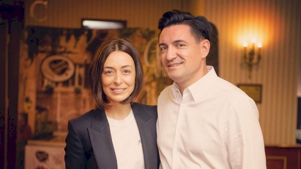 Lorena Buhnici, mai penibilă decât soțul său, George Buhnici. Jigniri incalificabile la adresa unei femei care stătea liniștită pe plajă