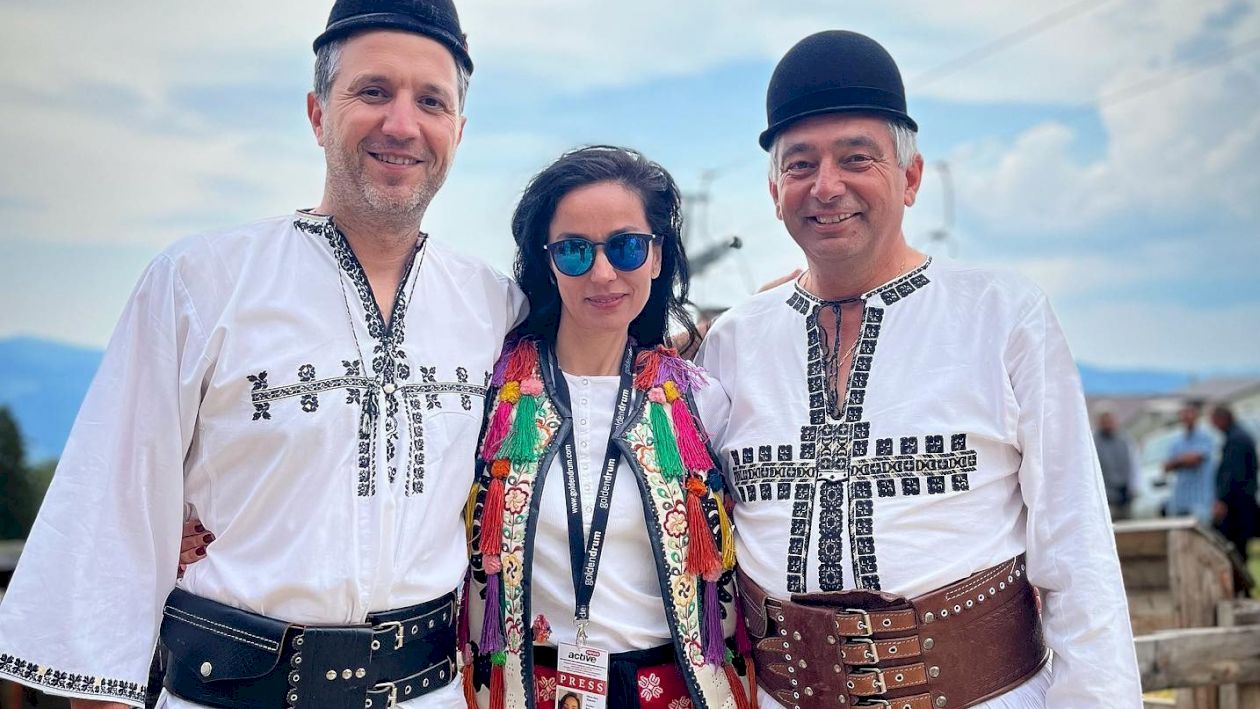 De necrezut! Olivia Steer are un job nou! În presă! Pentru ce trust lucrează, ce face și cum o ajută Andi Moisescu