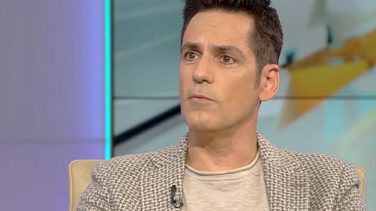 Ștefan Bănică se desparte de Lavinia Pîrva? A fost surprins în timp ce o săruta pătimaș pe Rona Hartner. Detalii intime au fost publicate