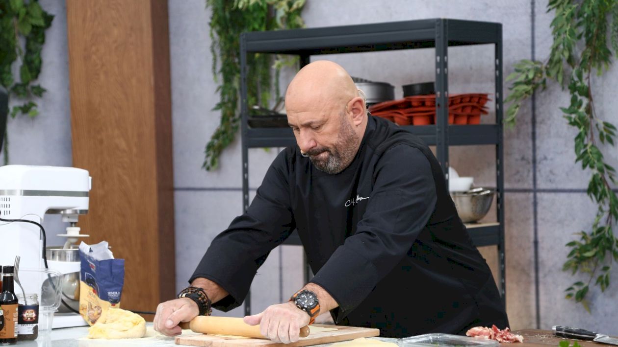 Adio chef Cătălin Scărlătesc! A încasat o umilință istorică la Antena 1. Ce se întâmplă cu emisiunea Chefi la Cuțite de acum