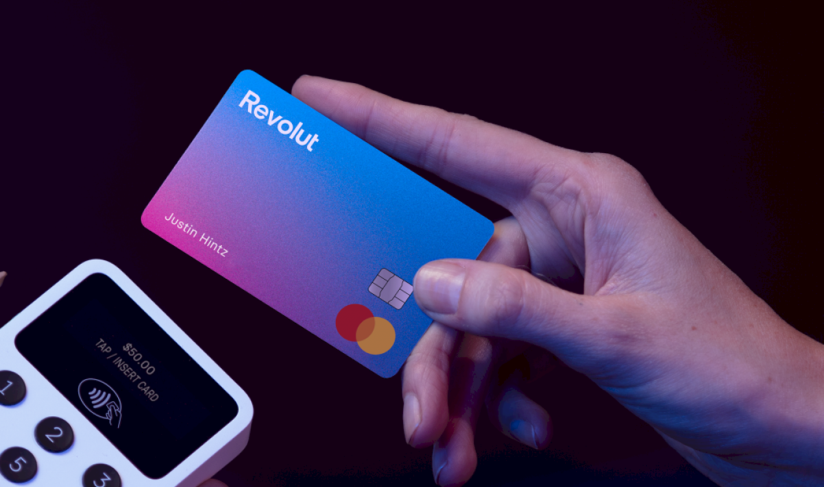 Ai card Revolut? Cum poți rămâne cu peste 3.700 de lei în contul tau. Apoi poți folosi acești bani cum dorești