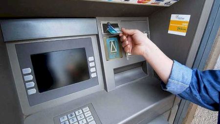 Ai cont la Raiffeisen Bank, BCR sau BRD? Decizia luată de cele 3 bănci la două luni de la scandalul Schengen. Toți clienții trebuie să știe
