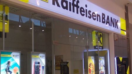 Raiffeisen Bank le oferă cate 100 de lei clienților vechi sau noi! Ce trebuie sa faci ca sa-i primesti