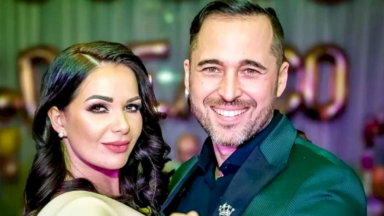 Motivul real pentru care Deea și Dinu Maxer divorțează. Erau împreună de 18 ani. Am aflat ce i-a făcut artistul soției sale