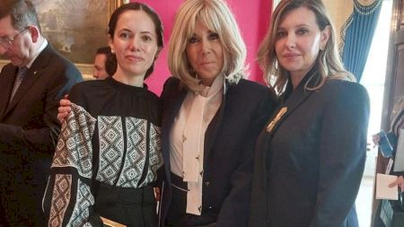 Ce vârstă are Mirabela Grădinaru, ce studii și în ce comună a petrecut mare parte din copilărie? L-a cunoscut pe Nicușor Dan la doar 21 de ani