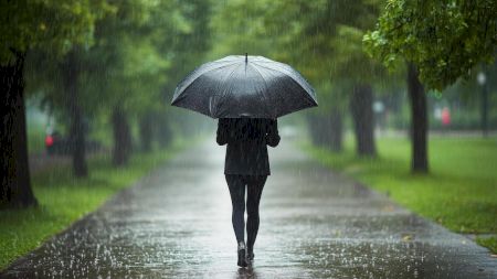 ANM avertizează: schimbare bruscă de vreme în România după 1 Mai. Ploi, vânt și răcire accentuată în mai multe regiuni